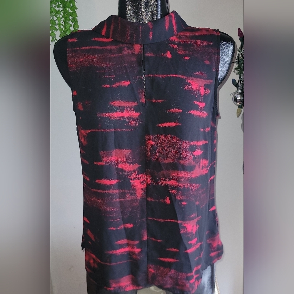 Willow & Thread Black and Red Sleeveless Top M